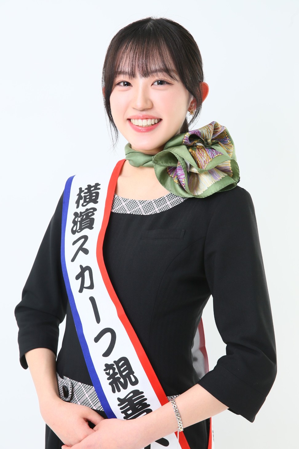 山田 佳奈